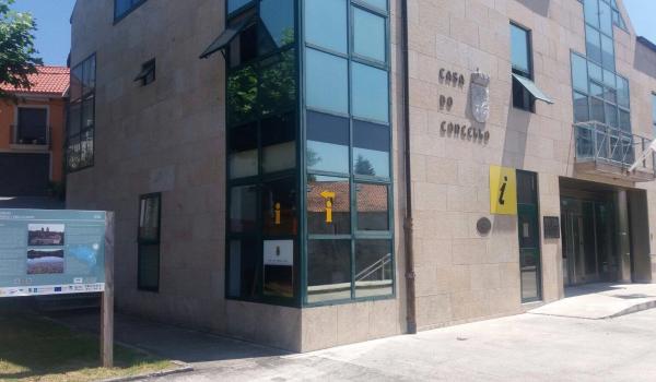Oficina de información de Sobrado dos Monxes en el Ayuntamiento de Sobrado dos Monxes